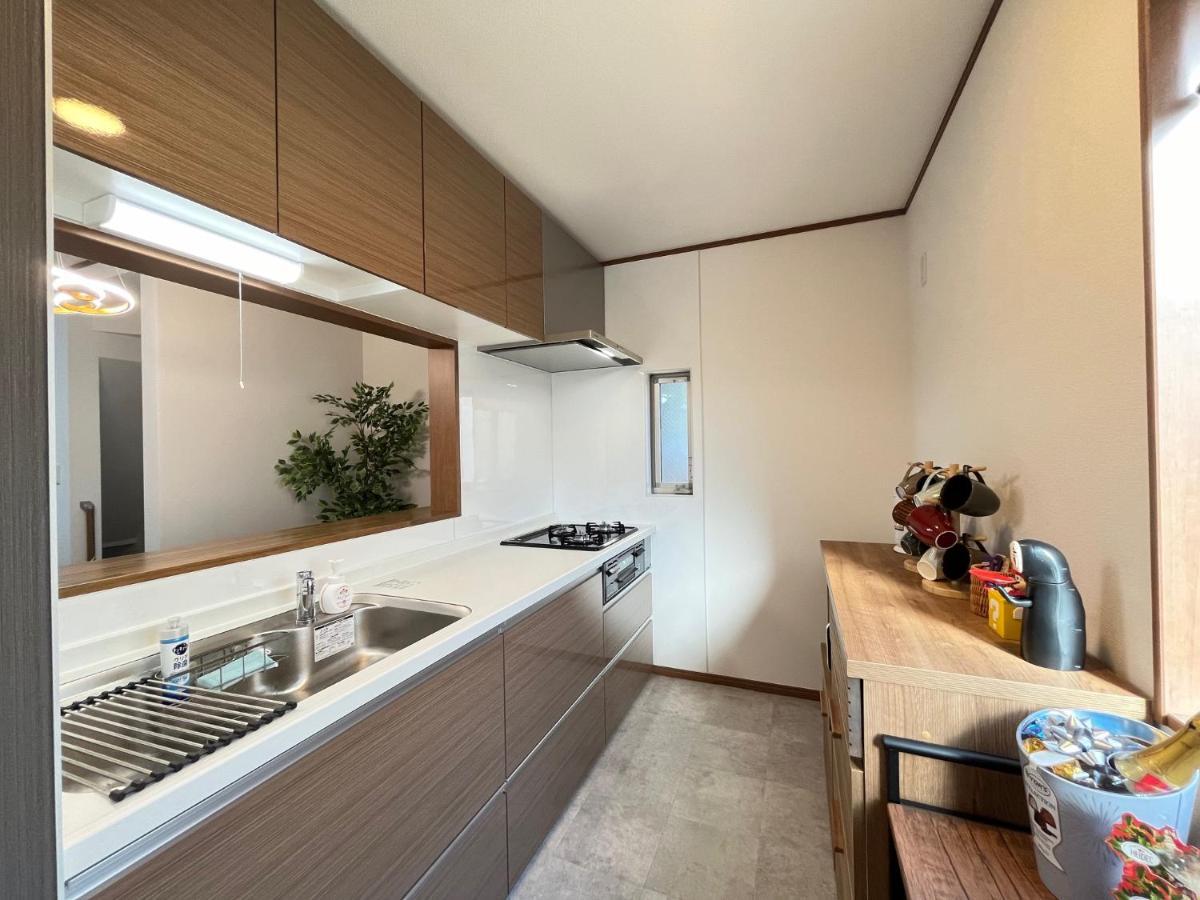 Casa de férias Charming New Launch: Direct Access To Narita & Haneda Airports, Shinjuku, And Disneyland; Close To Asakusa & Akihabara! *