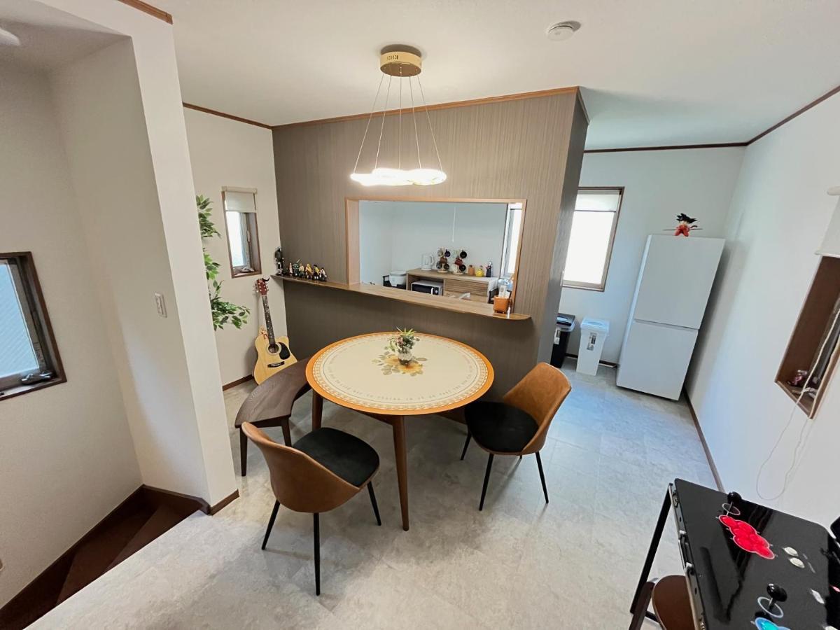 Casa de férias Charming New Launch: Direct Access To Narita & Haneda Airports, Shinjuku, And Disneyland; Close To Asakusa & Akihabara! *